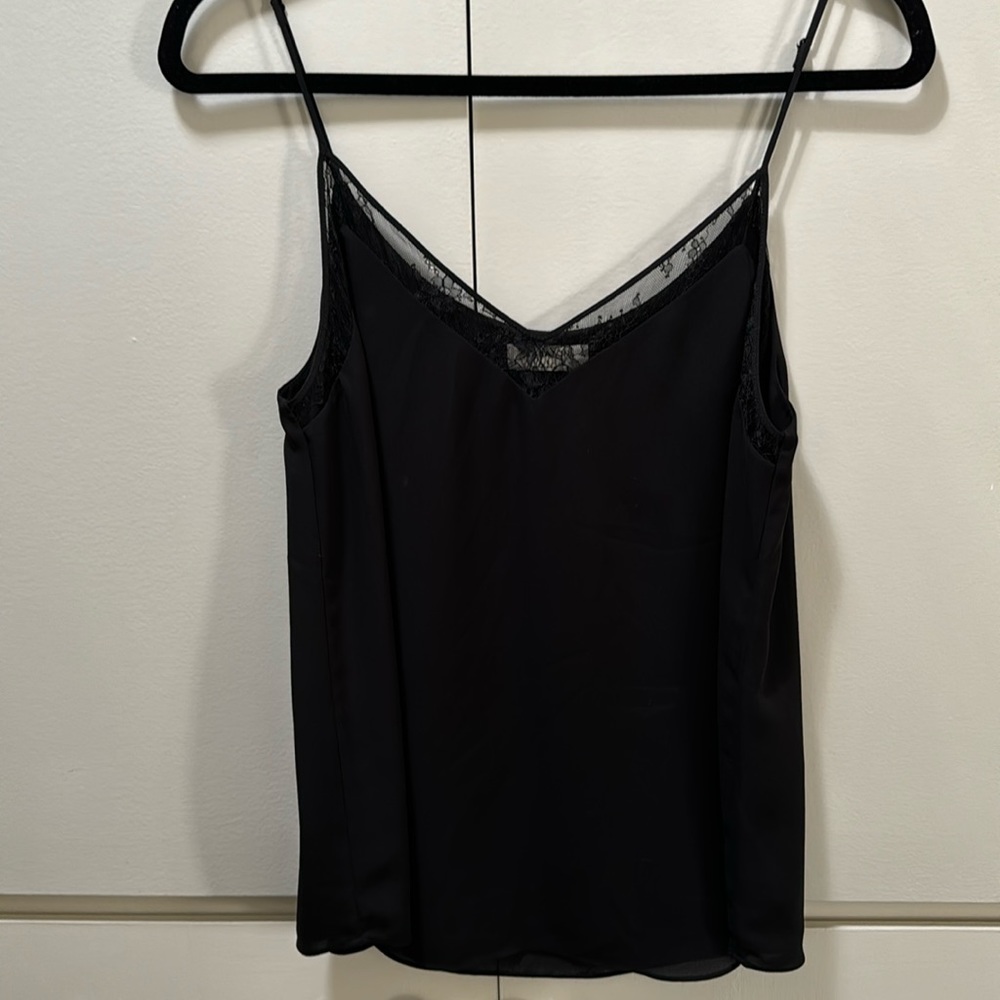 Babaton/ Aritzia - Black Flowy Lace Cami